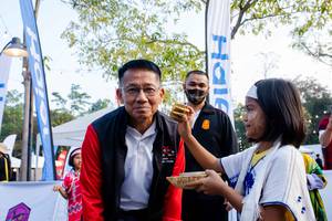 BIB: 
                            <button type="button" onclick="openModal(13716111)" class="btn btn-primary btn-sm float-right btn-popup" data-toggle="modal" data-target=".modal-high-quality">
                        <i class="fas fa-shopping-cart"></i> Add to Cart
                    </button>
                                            <button type="button" onclick="isThisMe(13716111, true)" class="btn btn-success btn-sm float-right btn-popup btn-isme hidden" data-toggle="tooltip" data-placement="bottom" title="นี่คือรูปของคุณใช่ไหม คลิกที่นี่เพื่อเอาเข้าอัลบั้ม">
                        <i class="fas fa-plus"></i> Add to album
                    </button>
                    <button type="button" onclick="isThisMe(13716111, false)" class="btn btn-warning btn-sm float-right btn-popup btn-isnotme hidden">
                        <i class="fas fa-ban"></i> Remove from album
                    </button>